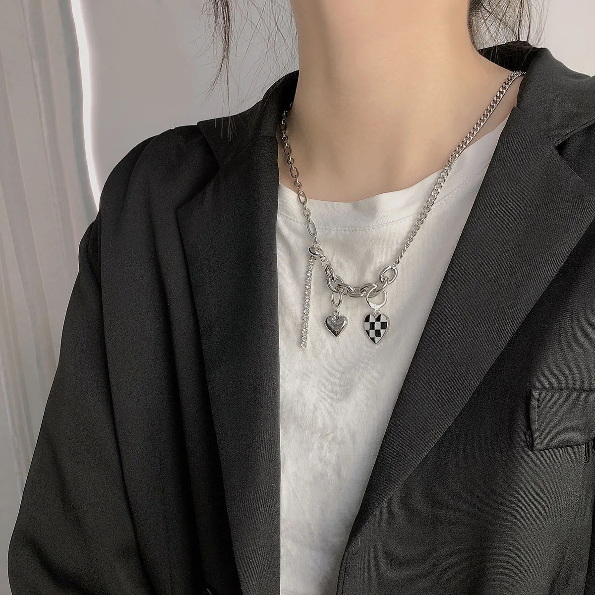 Vintage Stainless Steel Plaid Love Double Heart Tassel Necklace for Women Girls Fashion Personality Clavicle Chain Pendant Neck
Vintage Stainless Steel Plaid Love Double Heart Tassel Necklace for Women Girls Fashion Personality Clavicle Chain Pendant Neck