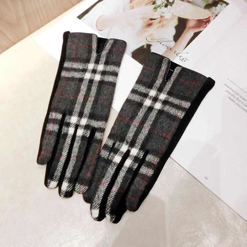 Handschoenen Eldiven Guante Mujer Gants De Femmes Touch Screen Gloves Fashion Gloves Women Plaid Cashmere Plus Velvet Thickening
Handschoenen Eldiven Guante Mujer Gants De Femmes Touch Screen Gloves Fashion Gloves Women Plaid Cashmere Plus Velvet Thickening