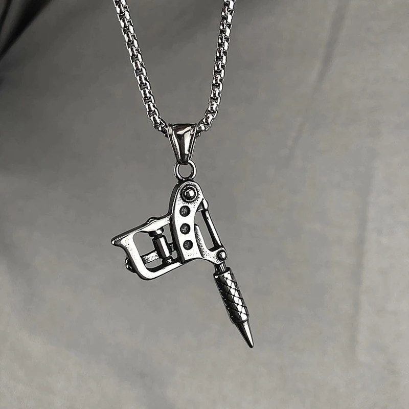 Fashion Punk Electric Drill Gun Necklace Men Student Hip-hop Street Dance Pendant Necklaces Long Chain Jewelry
Fashion Punk Electric Drill Gun Necklace Men Student Hip-hop Street Dance Pendant Necklaces Long Chain Jewelry