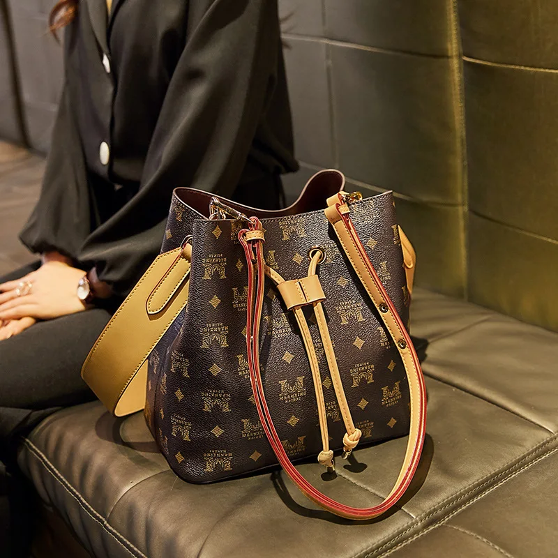 PU Women Buckets 2021 New Fashion Larger Capacity Single Shoulder Bags Ladies Designer Purse and Handbags Channels Handbags Cc
PU Women Buckets 2021 New Fashion Larger Capacity Single Shoulder Bags Ladies Designer Purse and Handbags Channels Handbags Cc