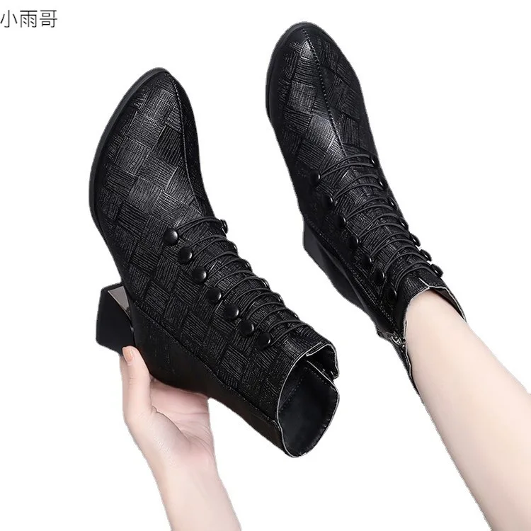 Martin boots British style autumn and winter New mid-tube boots pointed thick heel strap high-heeled ankle boots
Martin boots British style autumn and winter New mid-tube boots pointed thick heel strap high-heeled ankle boots