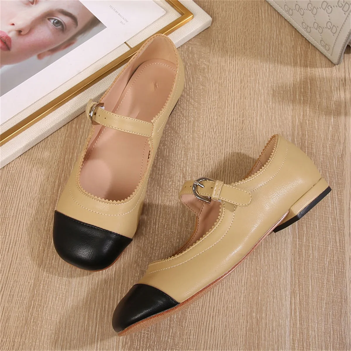 Mary Jane Women Shoes New Low-heeled Shallow Retro Stitching Fabric Comfortable Flat Shoes For Summer Autumn
Mary Jane Women Shoes New Low-heeled Shallow Retro Stitching Fabric Comfortable Flat Shoes For Summer Autumn