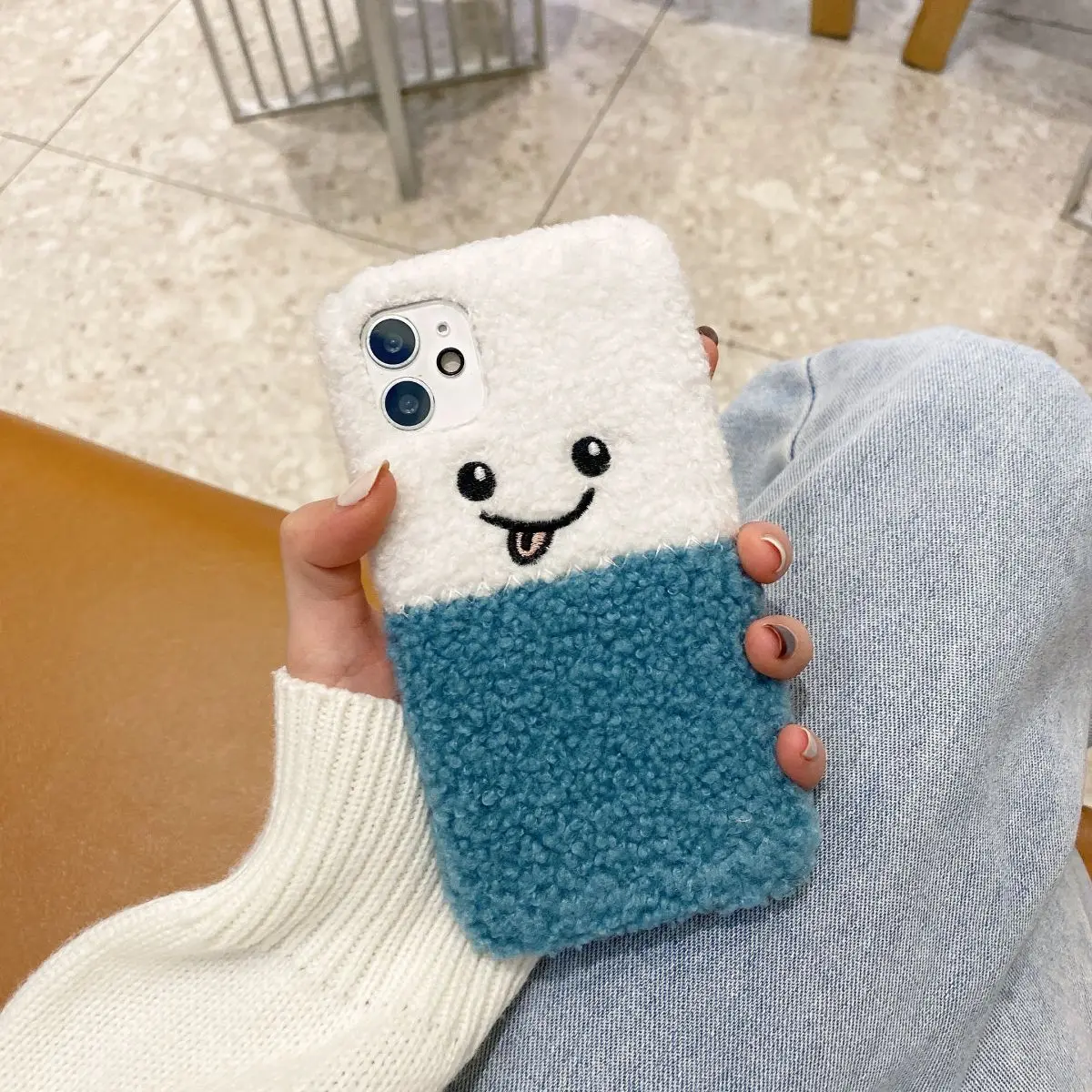 Tongue out mobile phone case for iPhone7 8 X XS XR 11 12 and other series
Tongue out mobile phone case for iPhone7 8 X XS XR 11 12 and other series