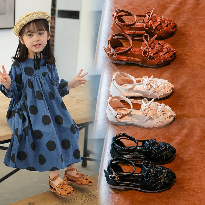 Kids girls sandals summer shoes kids fashion girls sandals casual sneakers bow flat heel girls beach shoes 
Kids girls sandals summer shoes kids fashion girls sandals casual sneakers bow flat heel girls beach shoes