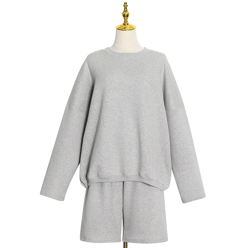 Wei Yi Outfits fashion casual hooded Wei Yi high waist short wide leg pants Outfits women
Wei Yi Outfits fashion casual hooded Wei Yi high waist short wide leg pants Outfits women