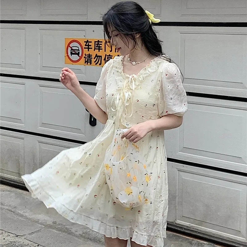 Japanese Style lolita dress Sweet Floral V-neck Ruffle Ruffle High Waist with Straps Slimming A- line Dress for Women Summer
Japanese Style lolita dress Sweet Floral V-neck Ruffle Ruffle High Waist with Straps Slimming A- line Dress for Women Summer