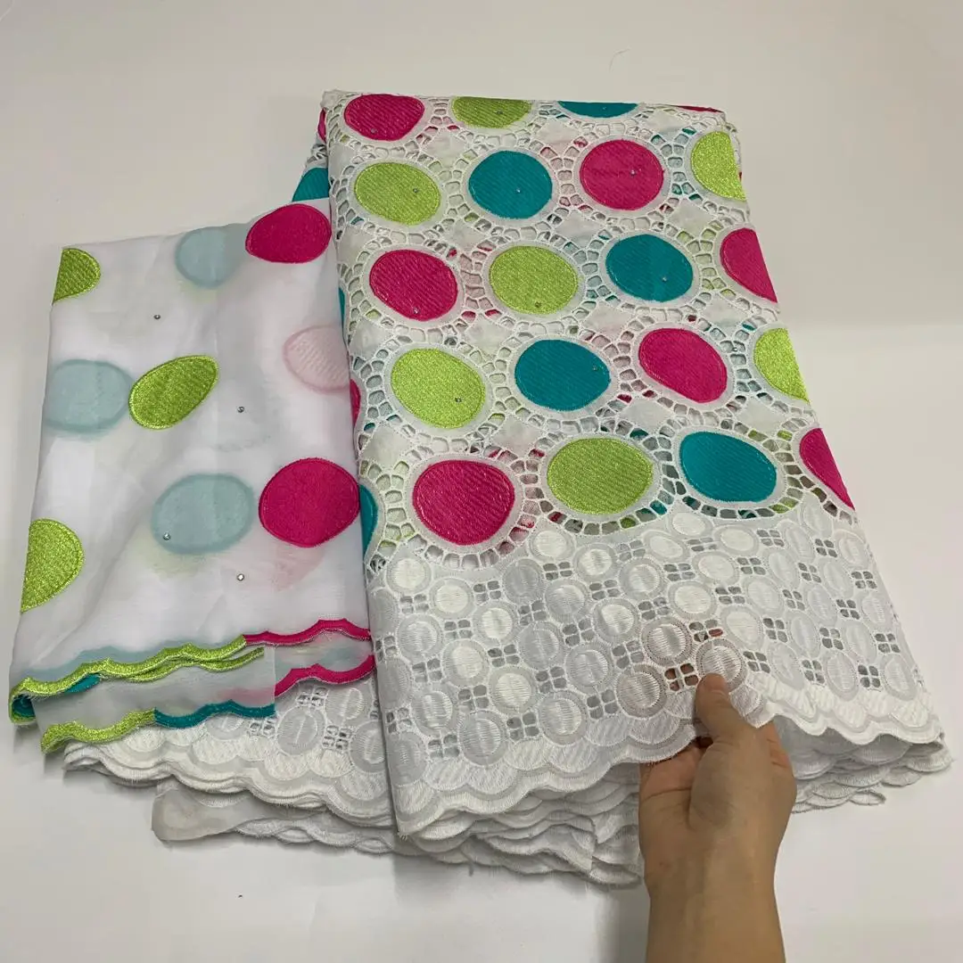 2021Classic 5 yards Fashionable African Swiss Voile Lace Fabric soft Nigerian Wear Sewing Clothes with Scarf NN588_X
2021Classic 5 yards Fashionable African Swiss Voile Lace Fabric soft Nigerian Wear Sewing Clothes with Scarf NN588_X