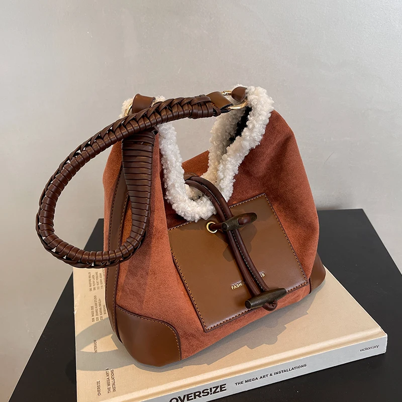 Vintage Faux Suede Women Shoulder Bags Matte Leather Female Retro Crossbody Bags Winter Splicing Soft Plush Handbags Tote Bag
Vintage Faux Suede Women Shoulder Bags Matte Leather Female Retro Crossbody Bags Winter Splicing Soft Plush Handbags Tote Bag