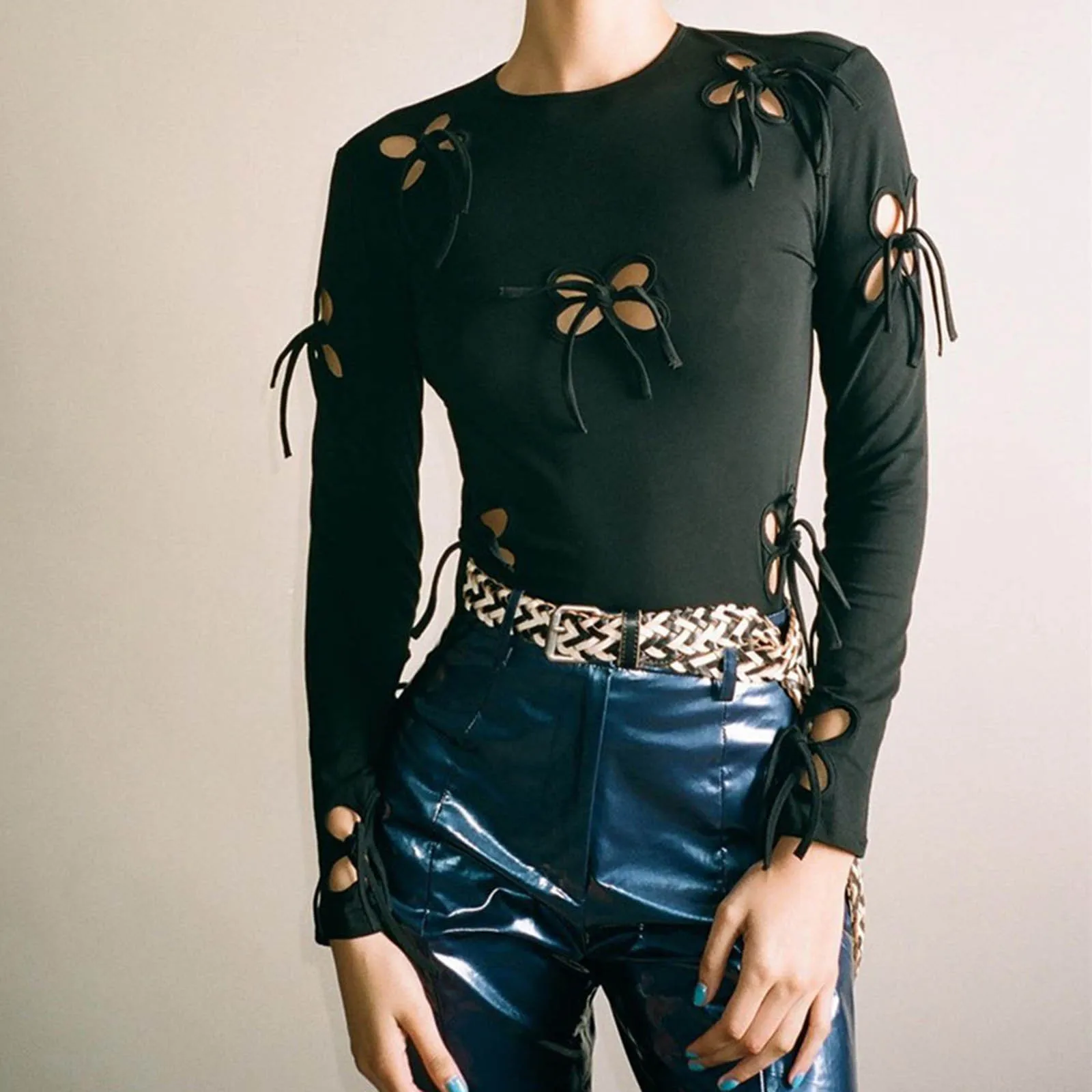 Sexy Hollow Out Butterfly Lace-Up T-Shirts Women Black Long Sleeve Slim Tops Goblincore Aesthetic Punk Grunge Party Clubwear Tee
Sexy Hollow Out Butterfly Lace-Up T-Shirts Women Black Long Sleeve Slim Tops Goblincore Aesthetic Punk Grunge Party Clubwear Tee