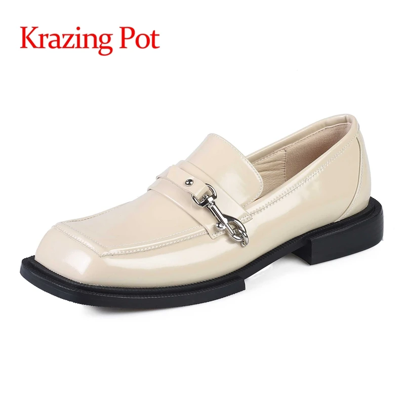 Krazing Pot full grain leather square toe low heel metal decorations loafers preppy style young lady daily wear women pumps L59
Krazing Pot full grain leather square toe low heel metal decorations loafers preppy style young lady daily wear women pumps L59