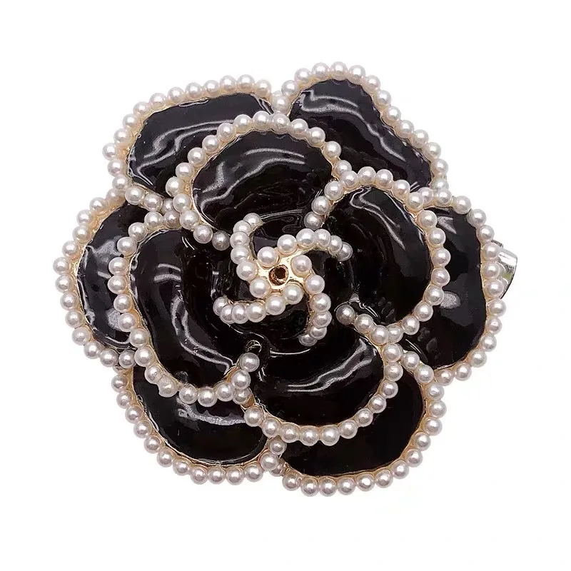 Women's brooch in 2021 Korean fashion pearl drop oil Brooch women's clothing accessories pearl jewelry friends gifts
Women's brooch in 2021 Korean fashion pearl drop oil Brooch women's clothing accessories pearl jewelry friends gifts