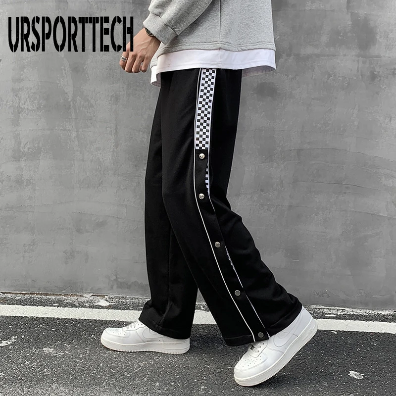 New Hip Hop Streetwear Joggers Pants Men Student Casual Cargo Pant Trousers High Street Elastic Waist Unlockable Button Pants
New Hip Hop Streetwear Joggers Pants Men Student Casual Cargo Pant Trousers High Street Elastic Waist Unlockable Button Pants