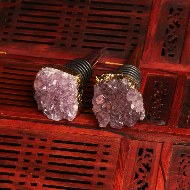 1PC Natural Amethyst Cluster Stopper Twist Purple Crystal Bottle Wine Champagne Stopper For Home Use Valentines Wedding Gifts
1PC Natural Amethyst Cluster Stopper Twist Purple Crystal Bottle Wine Champagne Stopper For Home Use Valentines Wedding Gifts