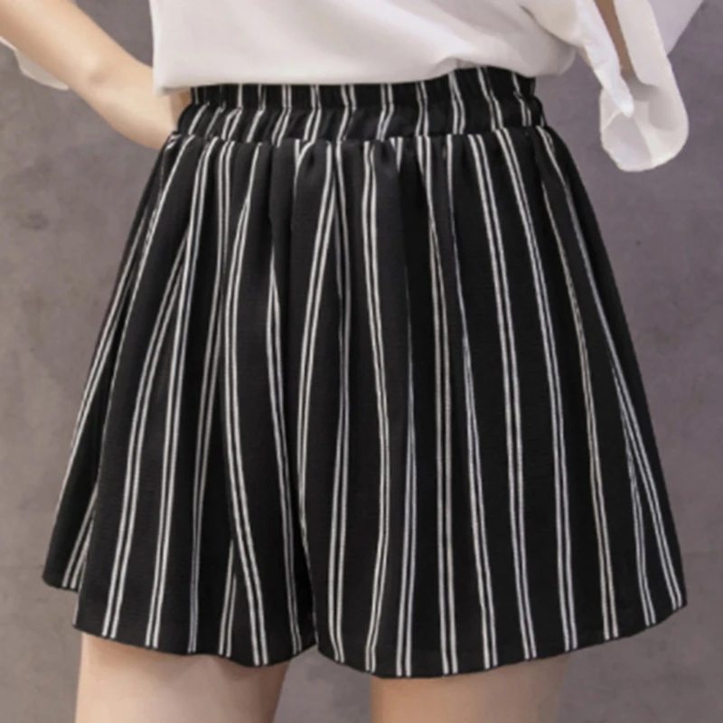 Loose Boho Floral Casual Women Chiffon Shorts Plus Size Polka Dot Shorts Summer Women Leaves Print Casual Shorts Spodenki Sport
Loose Boho Floral Casual Women Chiffon Shorts Plus Size Polka Dot Shorts Summer Women Leaves Print Casual Shorts Spodenki Sport