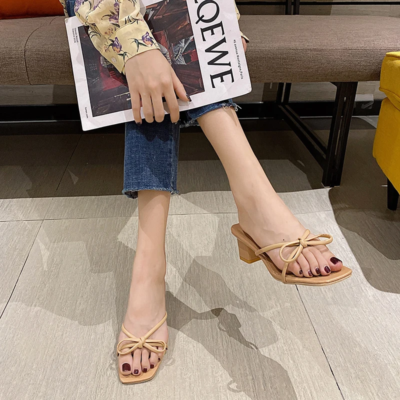 Women Platform Slippers Fashion Summer Shoes Narrow Band Outdoor 2021 Open Toe Sandals Bowknot Square Heels Women Slippers
Women Platform Slippers Fashion Summer Shoes Narrow Band Outdoor 2021 Open Toe Sandals Bowknot Square Heels Women Slippers
