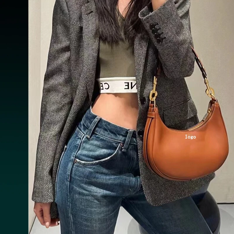2021cl New Retro Underarm Bag Adjustable Shoulder Strap Genuine Leather Portable Shoulder Bag Fashion All-Match Messenger Bag
2021cl New Retro Underarm Bag Adjustable Shoulder Strap Genuine Leather Portable Shoulder Bag Fashion All-Match Messenger Bag