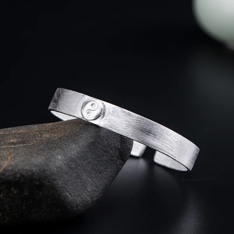 Creative design s925 Sterling silver gossip bangle female court retro ethnic auspicious cloud brushed open bracelet
Creative design s925 Sterling silver gossip bangle female court retro ethnic auspicious cloud brushed open bracelet