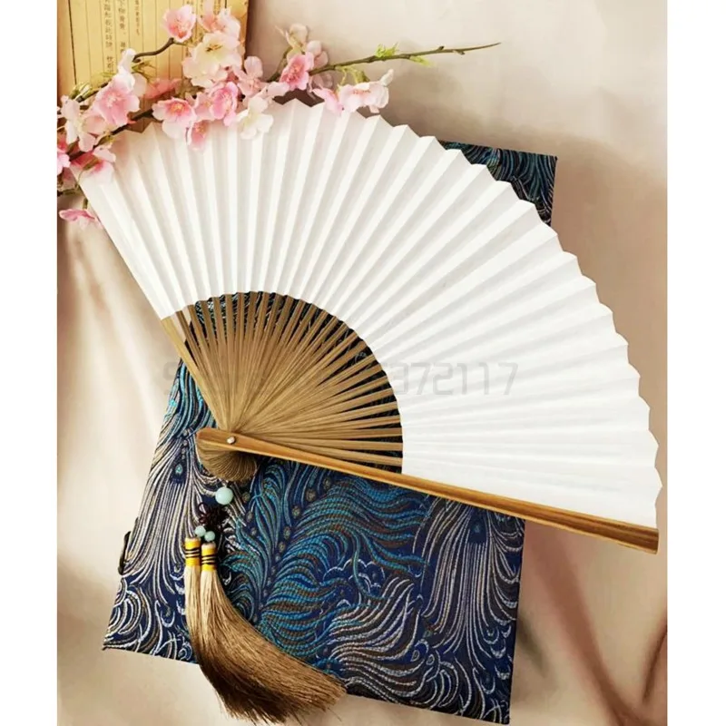 Chinese style white paper fan plain folding fan double-sided craft fan hollowed out pendant retro Feng Shui color painting fan
Chinese style white paper fan plain folding fan double-sided craft fan hollowed out pendant retro Feng Shui color painting fan