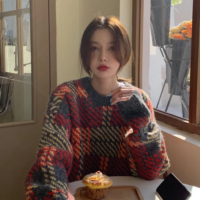 Women's Round Neck Sweater Loose Coat Autumn and Winter 2021 New Houndstooth Retro Mid-length Section Lazy Style Base Sweater
Women's Round Neck Sweater Loose Coat Autumn and Winter 2021 New Houndstooth Retro Mid-length Section Lazy Style Base Sweater