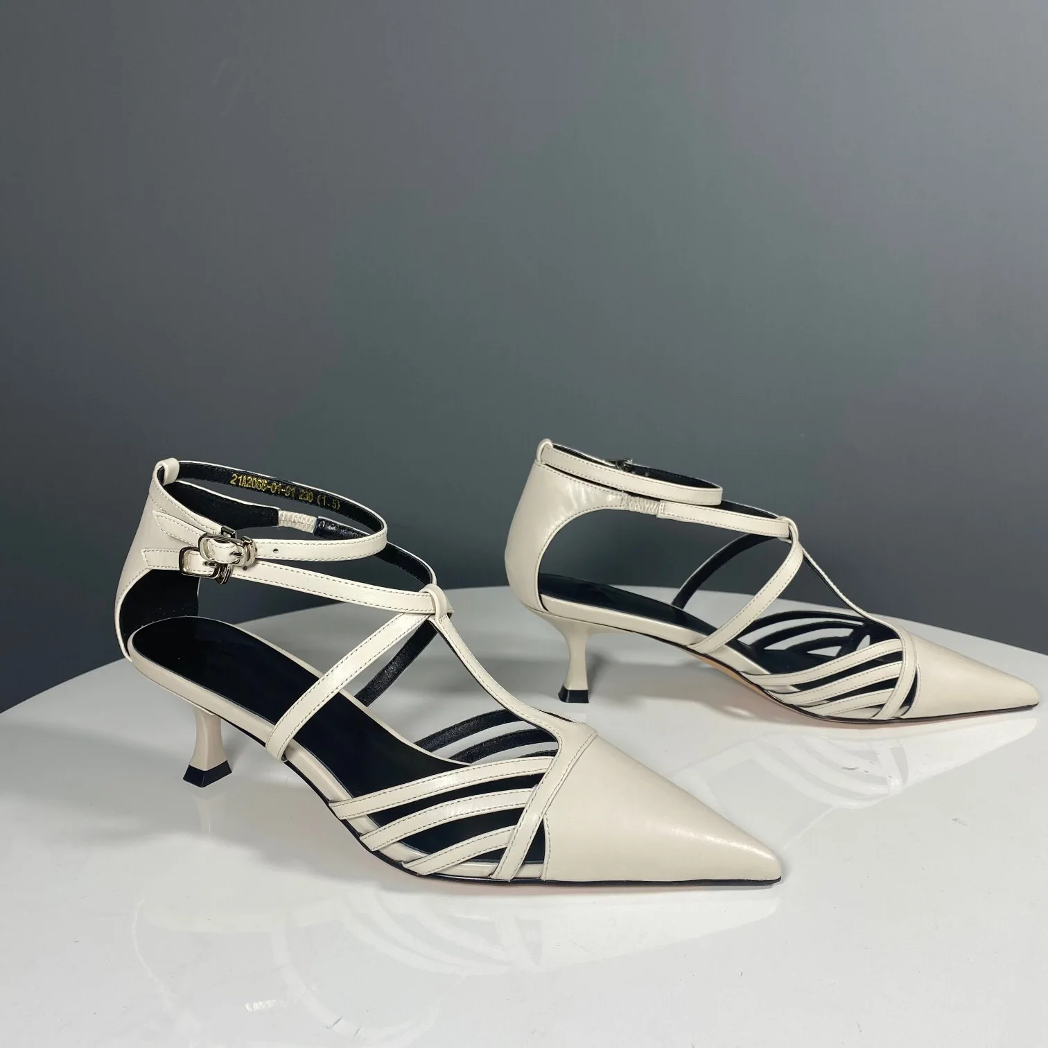 Women's sandals 2021 women shoe women heels summer shoes for women shoes women's sandal heels sandals women 2021 slippers woman
Women's sandals 2021 women shoe women heels summer shoes for women shoes women's sandal heels sandals women 2021 slippers woman