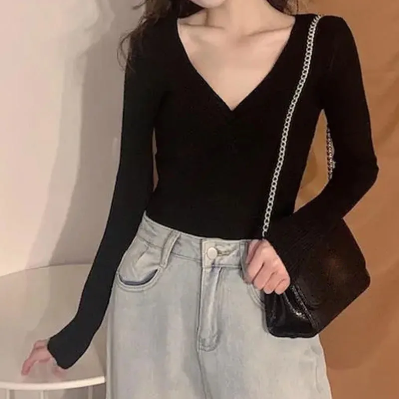 Lucyever Sexy V Neck Knitting Sweaters Women 2022 Spring Folds Long Sleeve Bottoming Sweater Woman Slim Fit Women Pullovers
Lucyever Sexy V Neck Knitting Sweaters Women 2022 Spring Folds Long Sleeve Bottoming Sweater Woman Slim Fit Women Pullovers