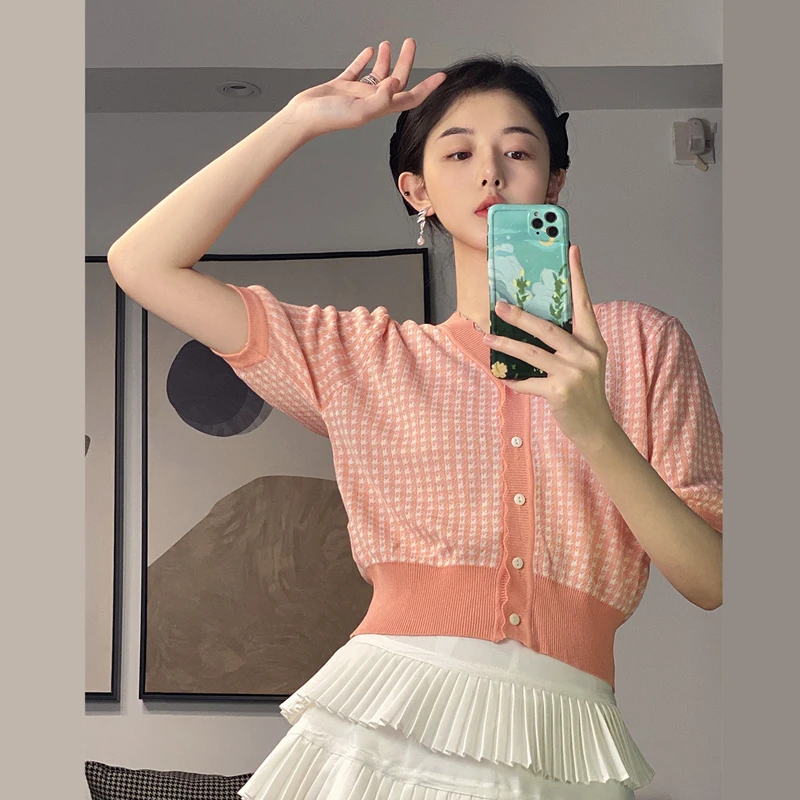 Korean Women Thin Tops Loose Slim Vintage Fashion Knit Cardigan Single-breasted Short-sleeve Sweater Top M334
Korean Women Thin Tops Loose Slim Vintage Fashion Knit Cardigan Single-breasted Short-sleeve Sweater Top M334