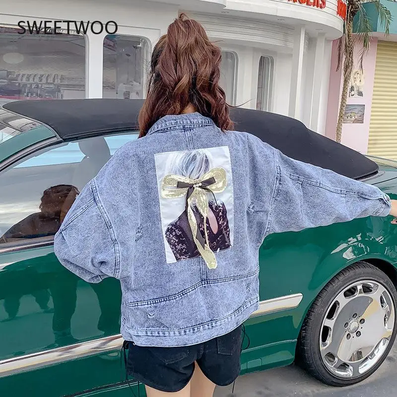 Women Embroidery Flowers Denim Jacket Turn-Down Collar Jean Jacket for Women Loose Casual Ripped Holes Jean Coat Female Outwear
Women Embroidery Flowers Denim Jacket Turn-Down Collar Jean Jacket for Women Loose Casual Ripped Holes Jean Coat Female Outwear