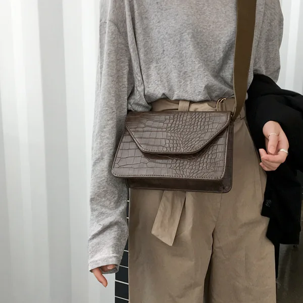 2020 new Korean women's bag vintage PU Flap Fashion Alligator Hasp Single Shoulder Bags Simple style Wide strap handbag purse
2020 new Korean women's bag vintage PU Flap Fashion Alligator Hasp Single Shoulder Bags Simple style Wide strap handbag purse
