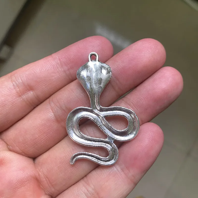 New 12pcs Fashion Snake Pendants, For Women Necklace Aesthetic Accessories Jewelry Making Supplies, Charms For Jewelry Making
New 12pcs Fashion Snake Pendants, For Women Necklace Aesthetic Accessories Jewelry Making Supplies, Charms For Jewelry Making