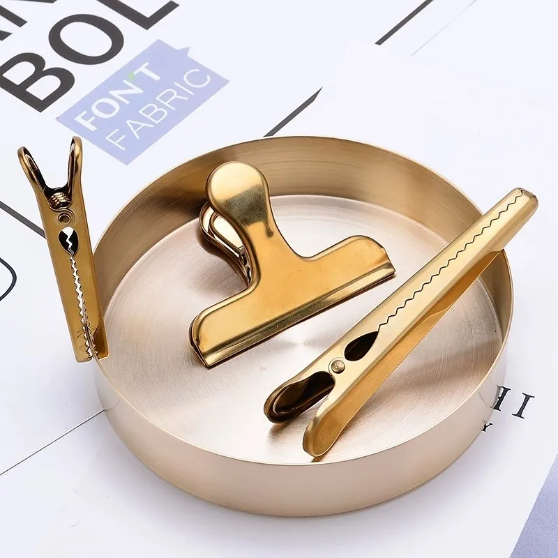 Nordic Style Retro Storage Tray Gold Thickened Copper Plate Round Metal Dish Jewelry Comstics Storage Decorative Ornament
Nordic Style Retro Storage Tray Gold Thickened Copper Plate Round Metal Dish Jewelry Comstics Storage Decorative Ornament
