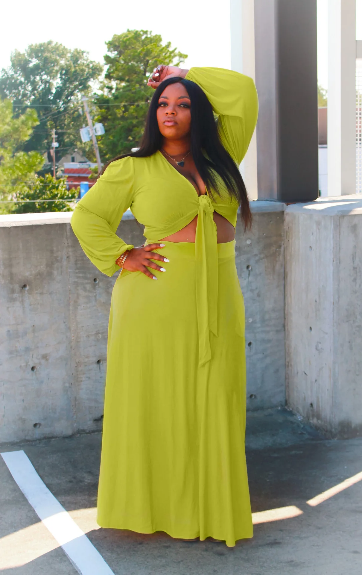 Комплект из двух предметов Женский, соблазнительный модный однотонный топ с глубоким V-образным вырезом на шнуровке, юбка Макси до пола с за...
Комплект из двух предметов Женский, соблазнительный модный однотонный топ с глубоким V-образным вырезом на шнуровке, юбка Макси до пола с за...