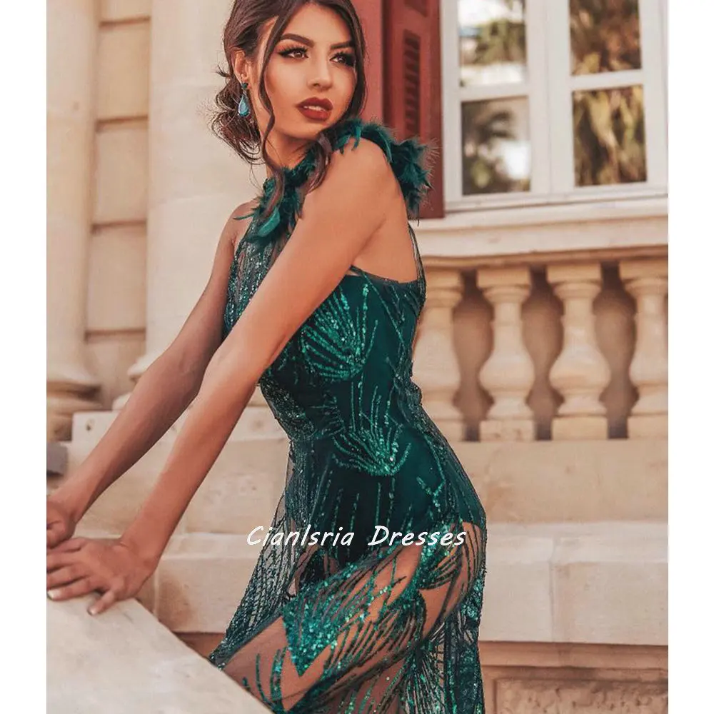 Green Sparkly Crystal Feathers Sleeveless Jumpsuits Prom Dress High Neck Illusion Floor Length Special Occasion Party Gown
Green Sparkly Crystal Feathers Sleeveless Jumpsuits Prom Dress High Neck Illusion Floor Length Special Occasion Party Gown