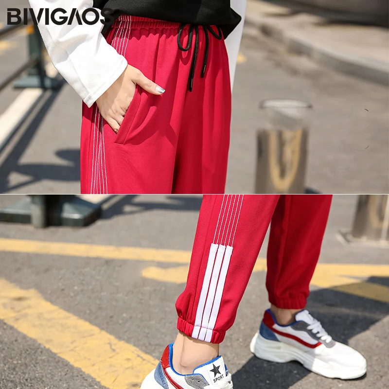 BIVIGAOS Spring New Side Striped Drawstring Sweat Pants Women Korean Casual Loose Sport Pants High Waist Sweatpants S-3XL
BIVIGAOS Spring New Side Striped Drawstring Sweat Pants Women Korean Casual Loose Sport Pants High Waist Sweatpants S-3XL
