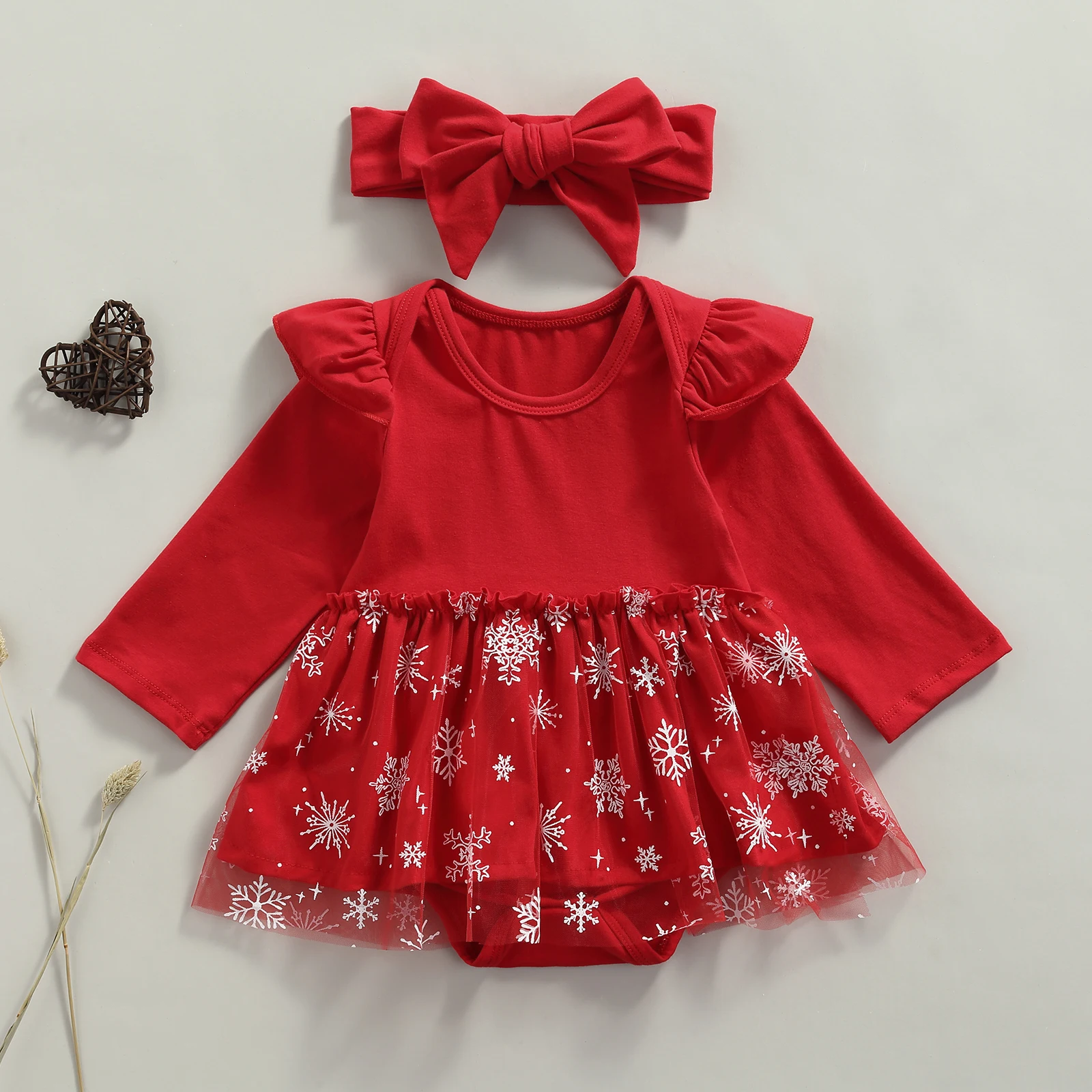 2Pcs Baby Christmas Playsuit Set Snowflake Mesh Splicing Long-Sleeve Romper + Headband for Toddler Girls 0-18 Months
2Pcs Baby Christmas Playsuit Set Snowflake Mesh Splicing Long-Sleeve Romper + Headband for Toddler Girls 0-18 Months