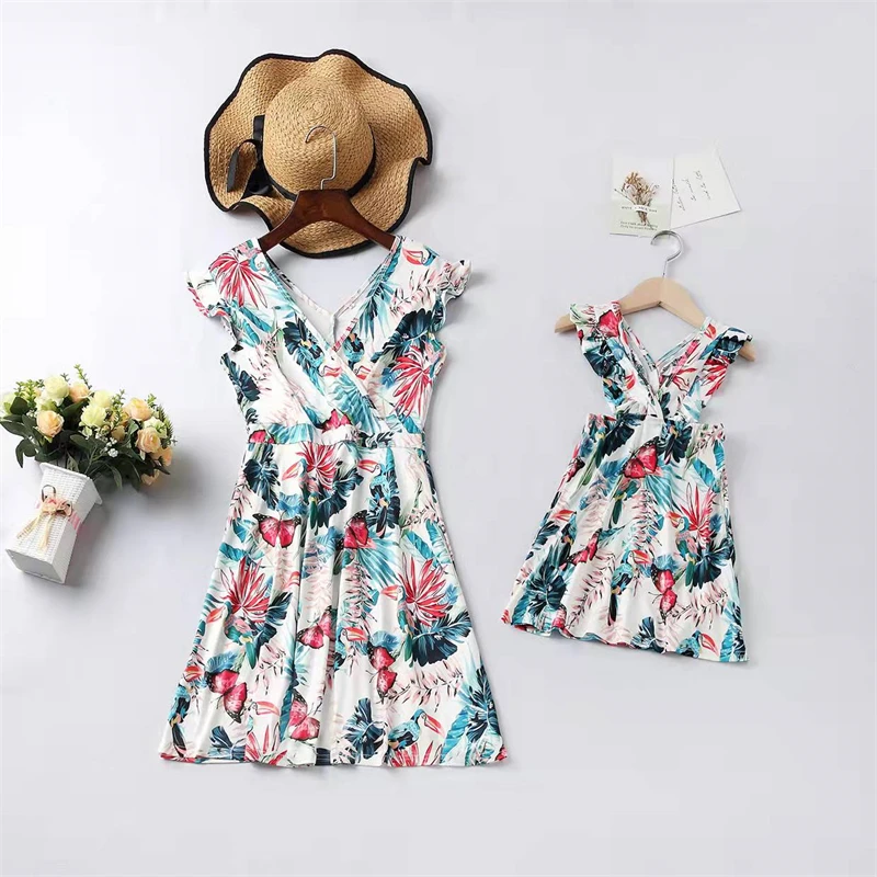 Family Set V-neck Mother Daughter Matching Dresses Flower Mom Mum Baby Mommy and Me Clothes Ruffled Sleeve Women Girls Dress
Family Set V-neck Mother Daughter Matching Dresses Flower Mom Mum Baby Mommy and Me Clothes Ruffled Sleeve Women Girls Dress