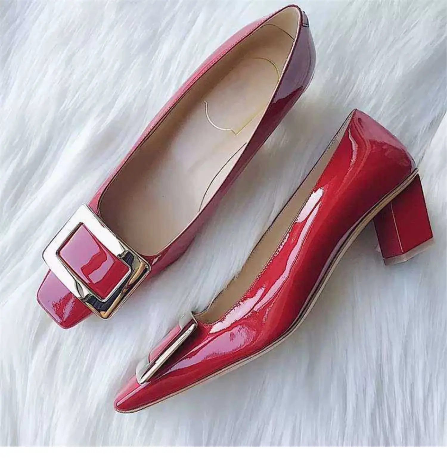 2021 autumn new single shoes square toe square buckle thick heel high heels red patent leather mid-heel women's shoes
2021 autumn new single shoes square toe square buckle thick heel high heels red patent leather mid-heel women's shoes