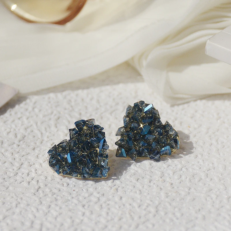 2021 New Arrive Popular Design 14K Real Gold Small Gravel Heart Earring for Women Charm Jewelry Zirconia Stud S925 Silver Needle
2021 New Arrive Popular Design 14K Real Gold Small Gravel Heart Earring for Women Charm Jewelry Zirconia Stud S925 Silver Needle