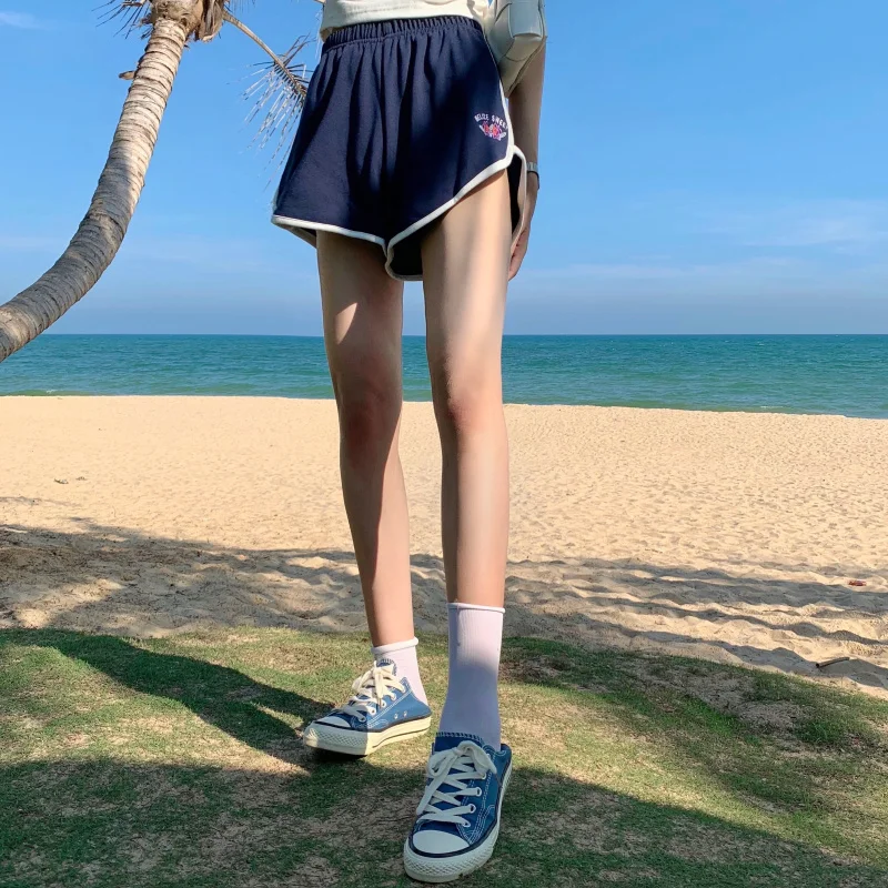 YTX1343 High waist slimming summer Korean version of 2021 new letter embroidery thin sports shorts
YTX1343 High waist slimming summer Korean version of 2021 new letter embroidery thin sports shorts