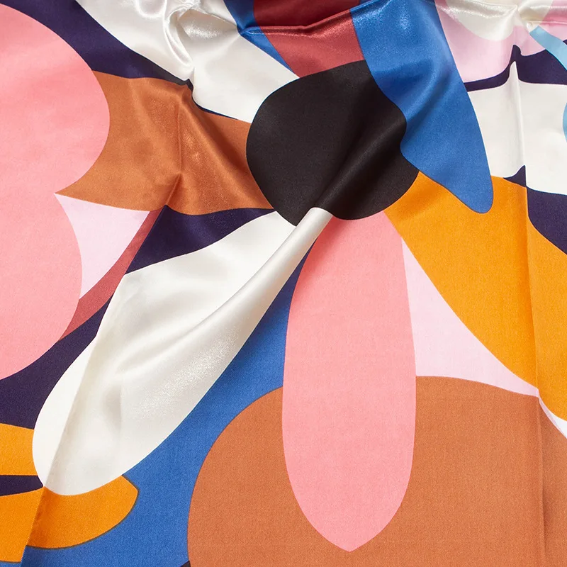 2021 New Fashion Silk Square Scarf For Women 90*90cm Neck Hair Tie Band Bag Warp Soft Neckerchief Hijab Headscarf Female Foulard 
2021 New Fashion Silk Square Scarf For Women 90*90cm Neck Hair Tie Band Bag Warp Soft Neckerchief Hijab Headscarf Female Foulard