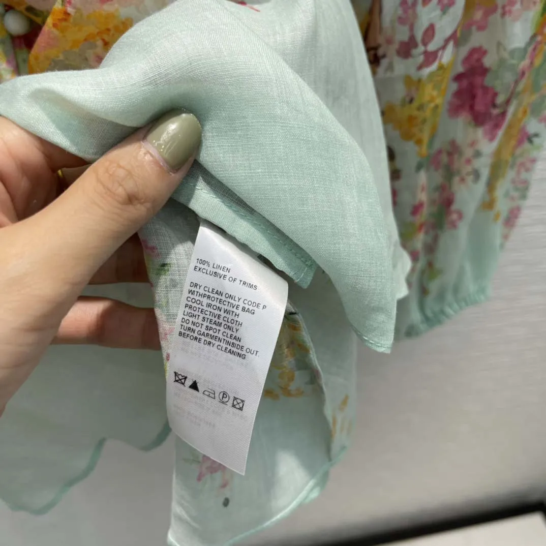 Elegant Flower Shirts for Women Summer New 2021 Stand Collar Lantern Sleeve Loose Shirt Luxury Brand Single Breasted Linen Shirt
Elegant Flower Shirts for Women Summer New 2021 Stand Collar Lantern Sleeve Loose Shirt Luxury Brand Single Breasted Linen Shirt