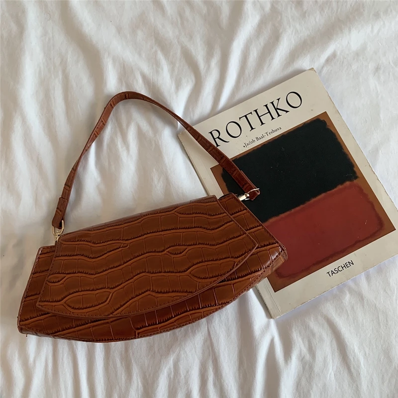 Crocodile Pattern Vintage Leather Crossbody Bags For Women 2019 New Purses and Handbags Ladies Shoulder Messenger Bag
Crocodile Pattern Vintage Leather Crossbody Bags For Women 2019 New Purses and Handbags Ladies Shoulder Messenger Bag