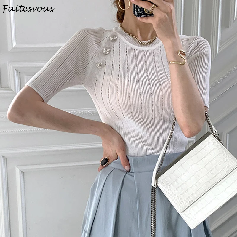 Summer Thin Knitted Tops Korean Office Ladies O-neck Short Sleeve T-Shirts Women Black White Button Micro-penetration Top
Summer Thin Knitted Tops Korean Office Ladies O-neck Short Sleeve T-Shirts Women Black White Button Micro-penetration Top