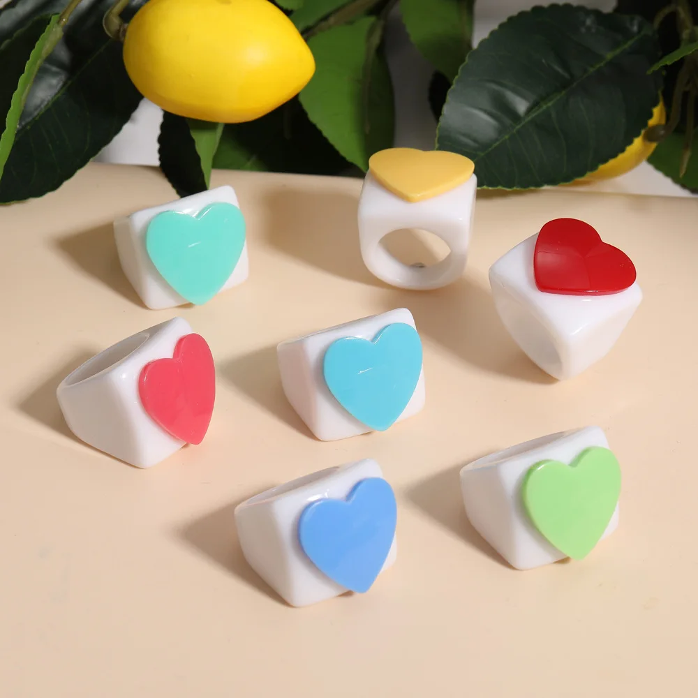 2021 New Fashion Simple Cute Geometric Wide Square Love Resin Ring Multiple Colors Casual Jewelry Party Birthday Gift
2021 New Fashion Simple Cute Geometric Wide Square Love Resin Ring Multiple Colors Casual Jewelry Party Birthday Gift