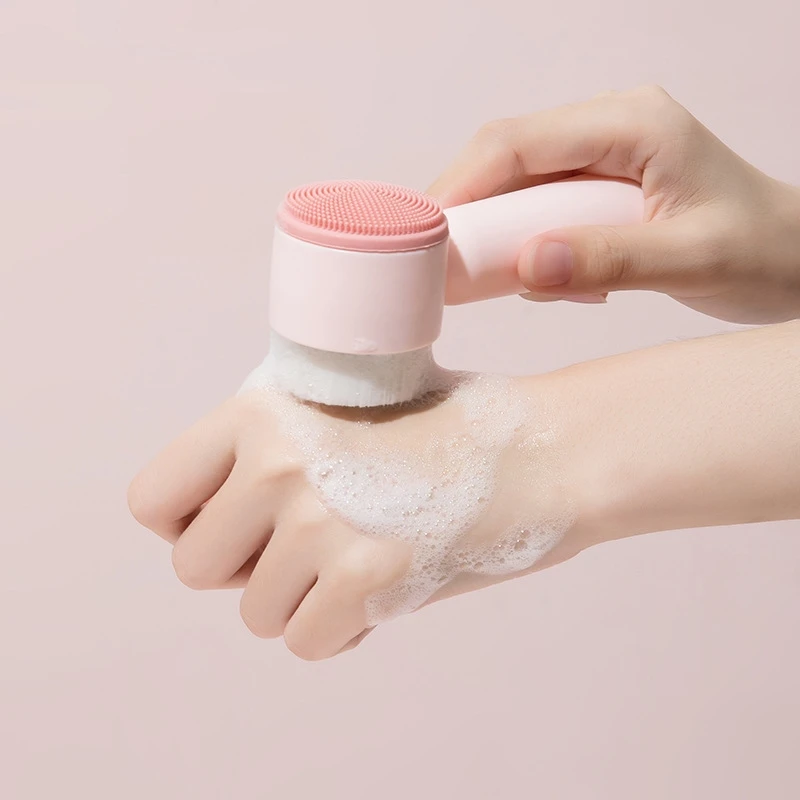 1 Piece Double-sided Household Face Cleaning Brush Manual Pore Cleaning Silicone Soft Brush Blackhead Removal Tools for Woman 
1 Piece Double-sided Household Face Cleaning Brush Manual Pore Cleaning Silicone Soft Brush Blackhead Removal Tools for Woman