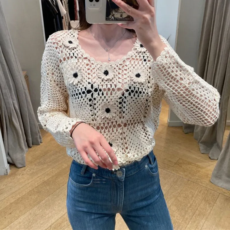 Women Knitted Hollow out Pullover Three-dimensional Flower Embroidery Sweater Long Sleeve O-neck Ladies Tops
Women Knitted Hollow out Pullover Three-dimensional Flower Embroidery Sweater Long Sleeve O-neck Ladies Tops