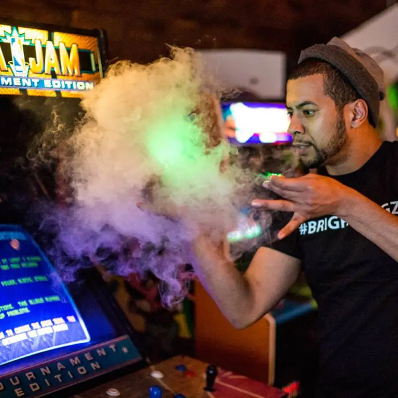 Magic Voodoo Smoke Finger Magic Mysterious Comedy Fun Fingers Magic Surprise Empty Hand Out Smoke Magic Trick Christmas Custome
Magic Voodoo Smoke Finger Magic Mysterious Comedy Fun Fingers Magic Surprise Empty Hand Out Smoke Magic Trick Christmas Custome