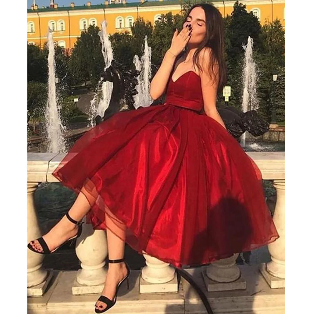 Sweetheart Tulle Evening Dresses Short 2021 Simple Red Tea-Length Strapless Prom Dress Elegant Homecoming Gowns robes de soire
Sweetheart Tulle Evening Dresses Short 2021 Simple Red Tea-Length Strapless Prom Dress Elegant Homecoming Gowns robes de soire
