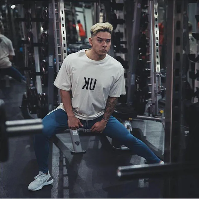 2020 Summer Brand Men Running Sports T shirt Fitness Training T-shirt Mens Shirt Bodybuilding Tee Tops Brand Clothing
2020 Summer Brand Men Running Sports T shirt Fitness Training T-shirt Mens Shirt Bodybuilding Tee Tops Brand Clothing
