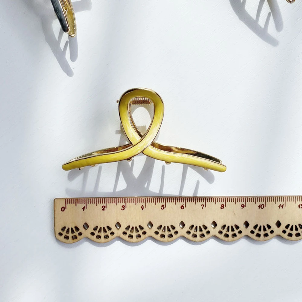 New Korea Fashion Women Hair Claws Clamp Hairgrip Matte Metal Hair Clip Claw Hairdressing Tool Hair Accessories For Women Party
New Korea Fashion Women Hair Claws Clamp Hairgrip Matte Metal Hair Clip Claw Hairdressing Tool Hair Accessories For Women Party