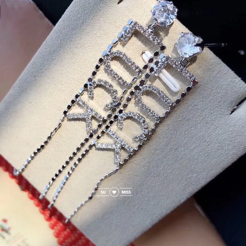 Free Shipping High Quality Long Link Chain Tassel Luck Design Drop Dangle Earring CZ Stone Ethnic Vintage Brincos for Women Gift
Free Shipping High Quality Long Link Chain Tassel Luck Design Drop Dangle Earring CZ Stone Ethnic Vintage Brincos for Women Gift